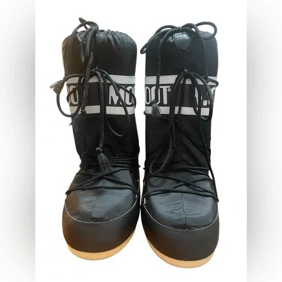 Women's Icon Black  Moon Boots Size 39/41 EU- US 8-9.5 - Picture 2 of 8